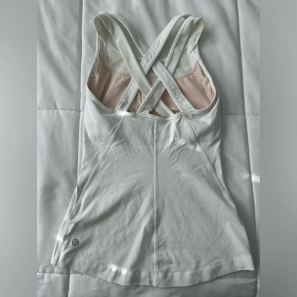 Women’s Lululemon Workout Top Sz.2 - Picture 4 of 4